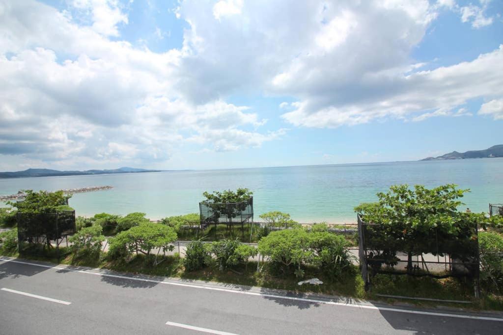 Beach Side Hotel Yamoriyanonikai Наго Экстерьер фото